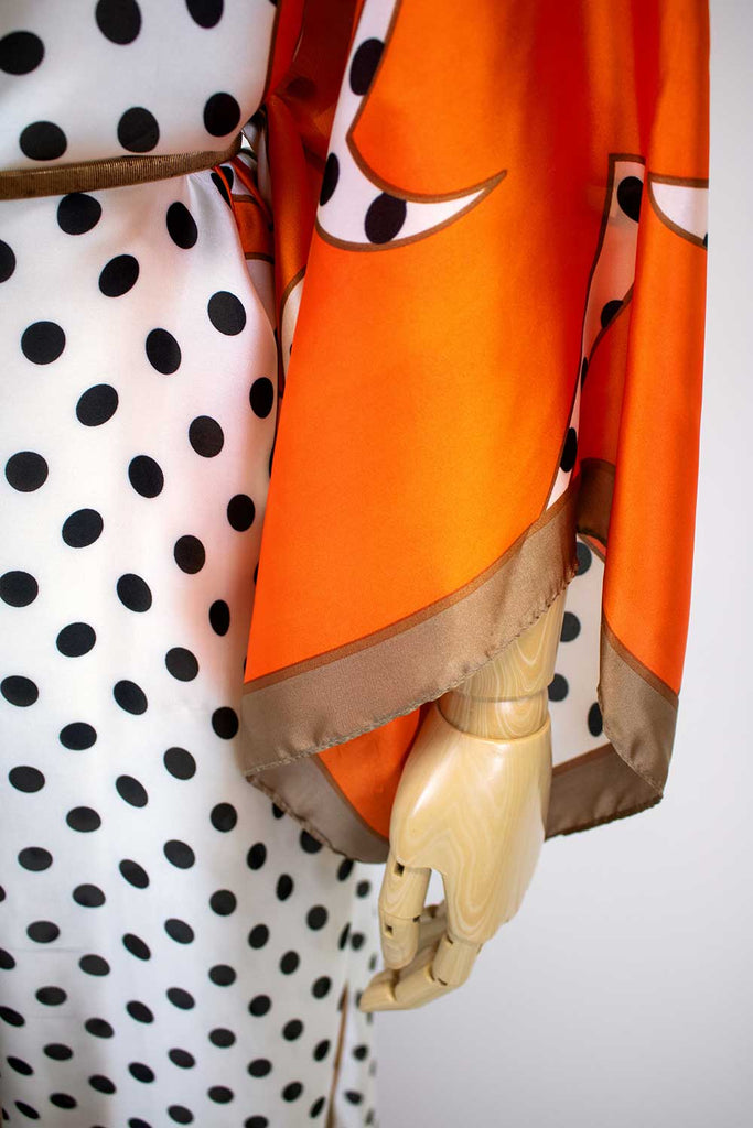 Women's kimonos
Stylish kimonos
Boho chic kimonos
Luxury kimono robes
Kimono dresses
Fashion kimonos
Modern kimonos
Elegant kimono wraps
Kimono fashion trends
Vintage-inspired kimonos