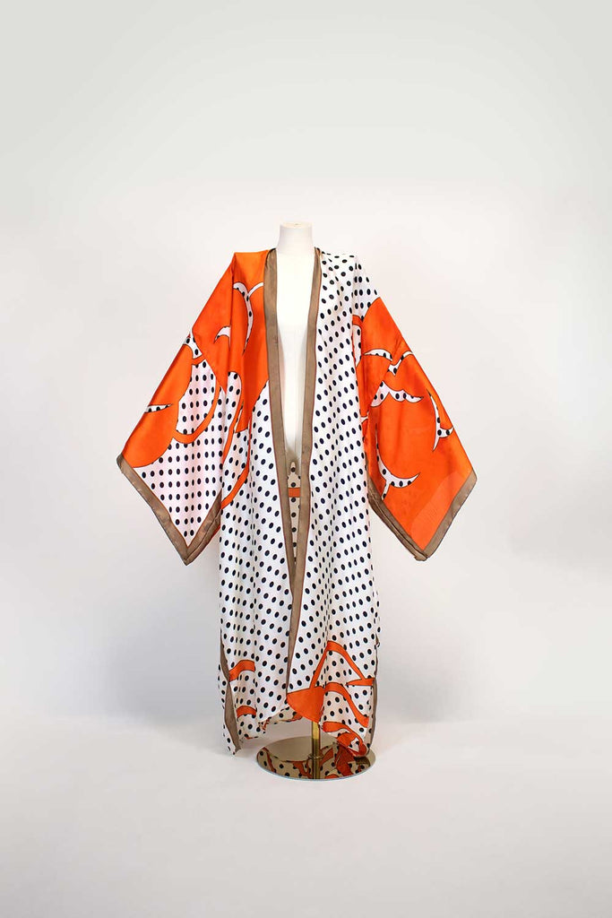 Women's kimonos
Stylish kimonos
Boho chic kimonos
Luxury kimono robes
Kimono dresses
Fashion kimonos
Modern kimonos
Elegant kimono wraps
Kimono fashion trends
Vintage-inspired kimonos