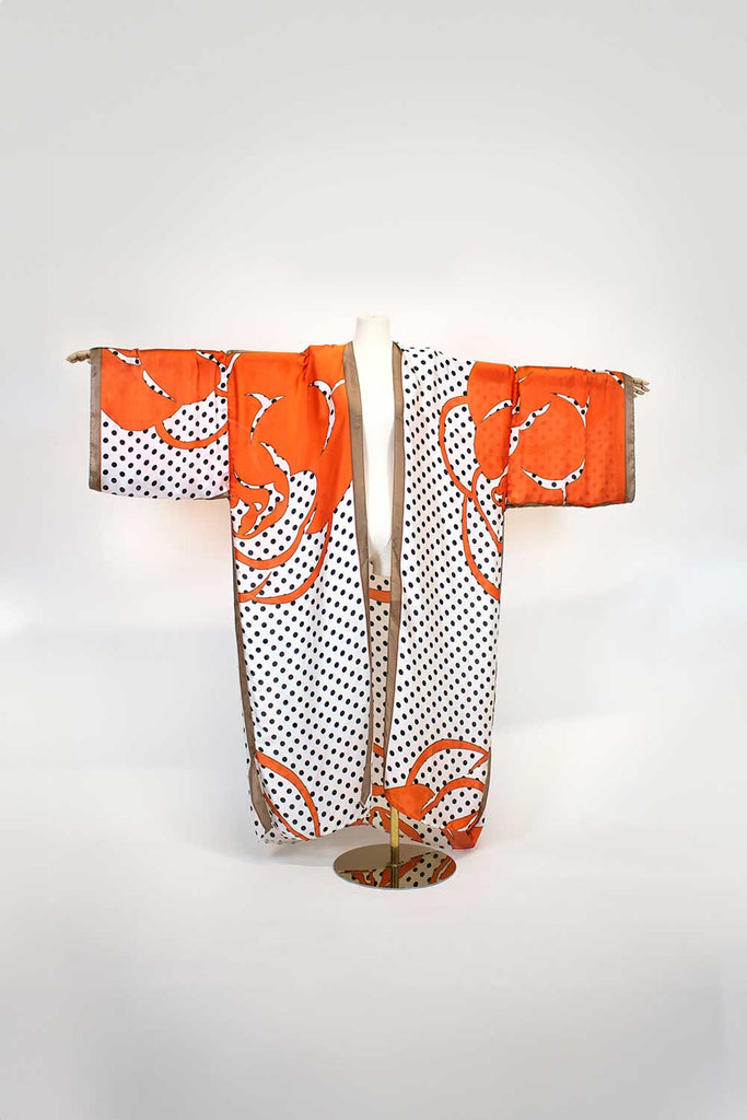 Women's kimonos
Stylish kimonos
Boho chic kimonos
Luxury kimono robes
Kimono dresses
Fashion kimonos
Modern kimonos
Elegant kimono wraps
Kimono fashion trends
Vintage-inspired kimonos