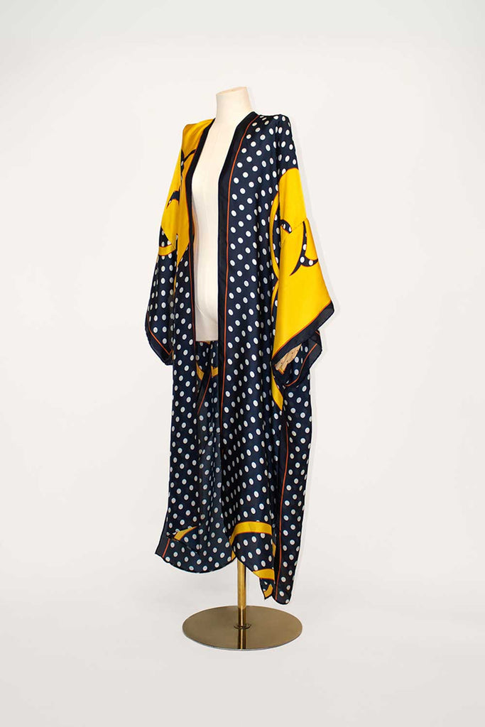 Women's kimonos
Stylish kimonos
Boho chic kimonos
Luxury kimono robes
Kimono dresses
Fashion kimonos
Modern kimonos
Elegant kimono wraps
Kimono fashion trends
Vintage-inspired kimonos