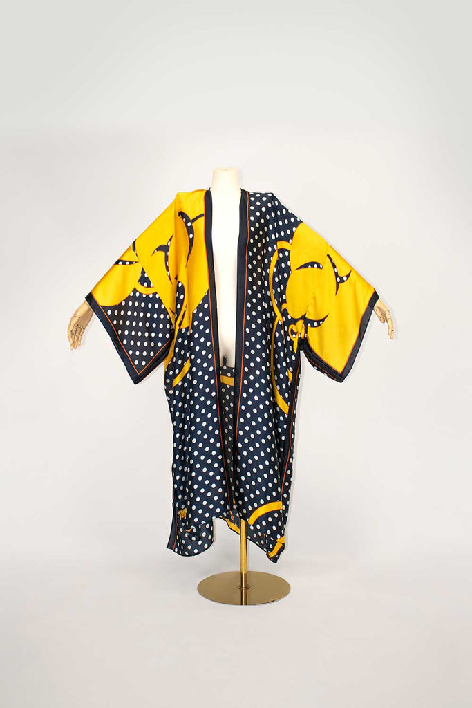 Women's kimonos
Stylish kimonos
Boho chic kimonos
Luxury kimono robes
Kimono dresses
Fashion kimonos
Modern kimonos
Elegant kimono wraps
Kimono fashion trends
Vintage-inspired kimonos