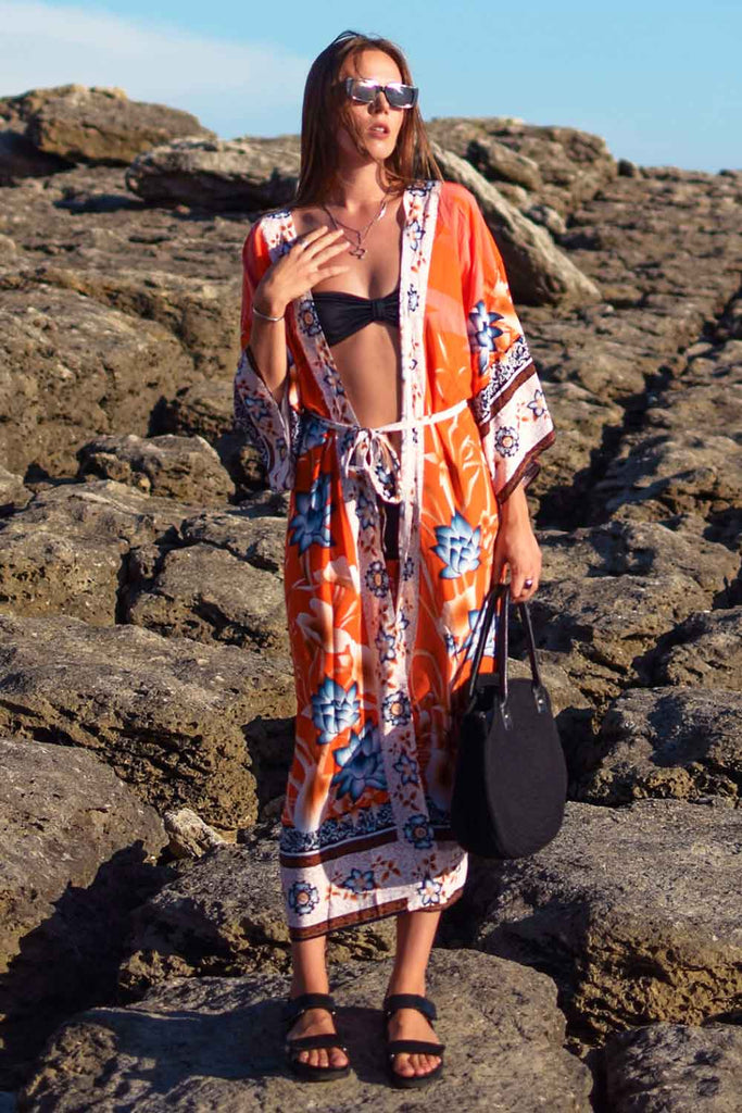 Women's kimonos
Stylish kimonos
Boho chic kimonos
Luxury kimono robes
Kimono dresses
Fashion kimonos
Elegant kimono wraps
Kimono fashion trends
Designer kimonos
Luxury fashion
