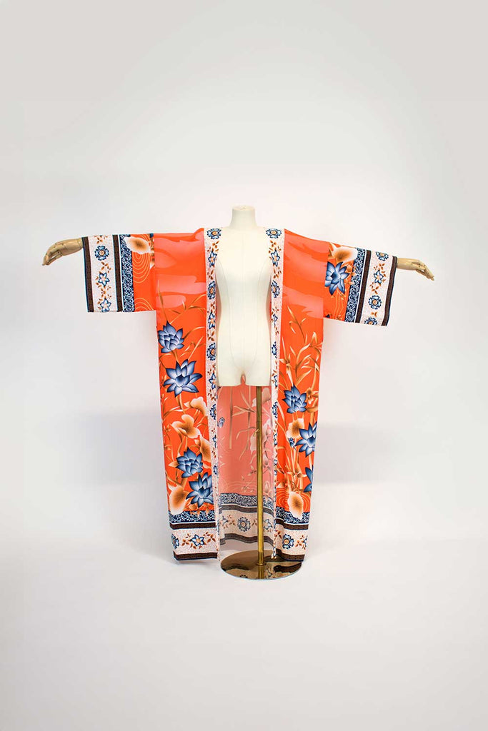Women's kimonos
Stylish kimonos
Boho chic kimonos
Luxury kimono robes
Kimono dresses
Fashion kimonos
Elegant kimono wraps
Kimono fashion trends
Designer kimonos
Luxury fashion
