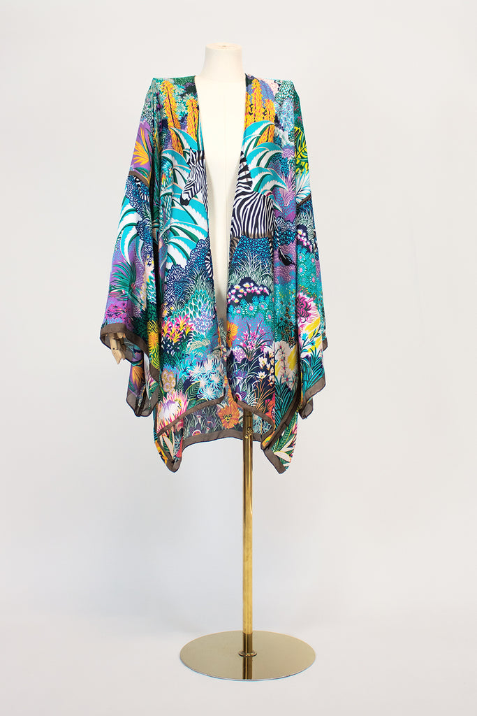 Women's kimonos
Stylish kimonos
Boho chic kimonos
Luxury kimono robes
Kimono dresses
Fashion kimonos
Modern kimonos
Elegant kimono wraps
Kimono fashion trends
Vintage-inspired kimonos