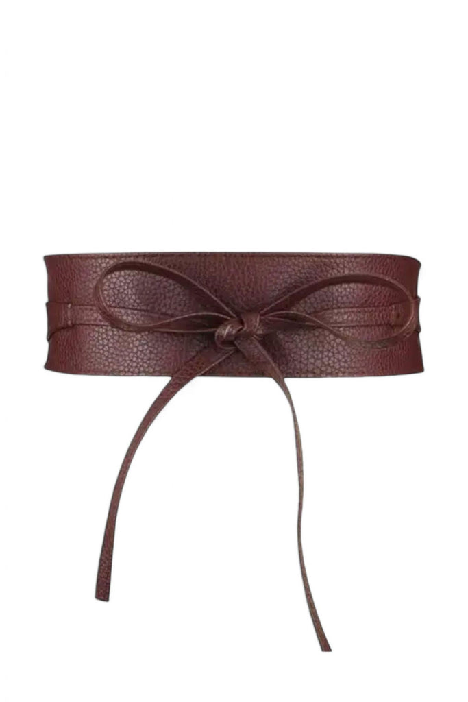 Fashion tops
Tropical attire
Designer resort wear
Vintage-inspired
Retro style
Unique patterns
Boho chic
Luxury fashion
Women's dresses
Designer accessories
