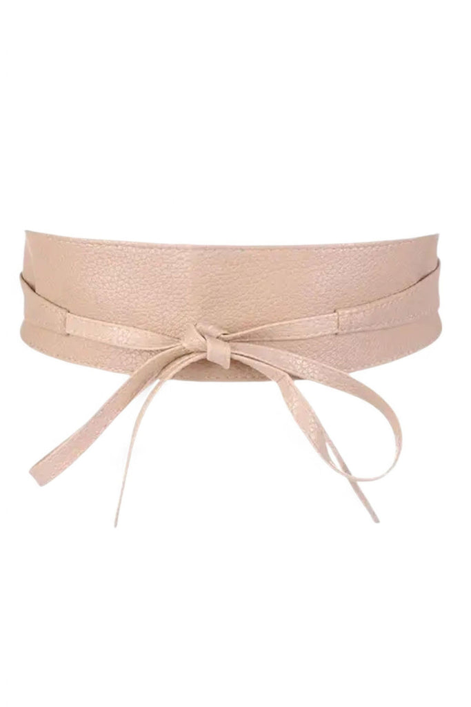 Fashion tops
Tropical attire
Designer resort wear
Vintage-inspired
Retro style
Unique patterns
Boho chic
Luxury fashion
Women's dresses
Designer accessories
