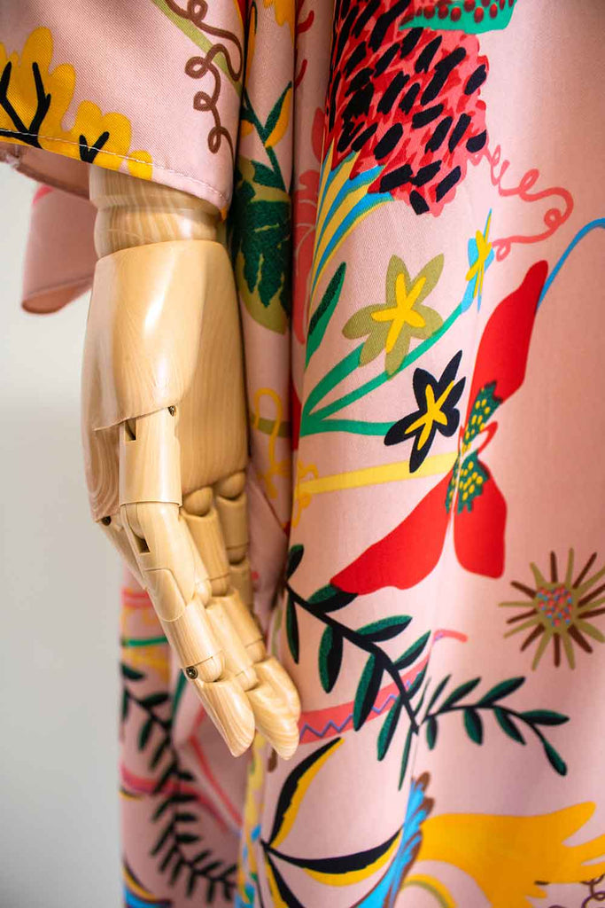 Designer kaftans
Women's dresses
Resort wear
Swimwear collection
Designer accessories
Fashion kaftans
Silk dresses
Beachwear
Printed dresses